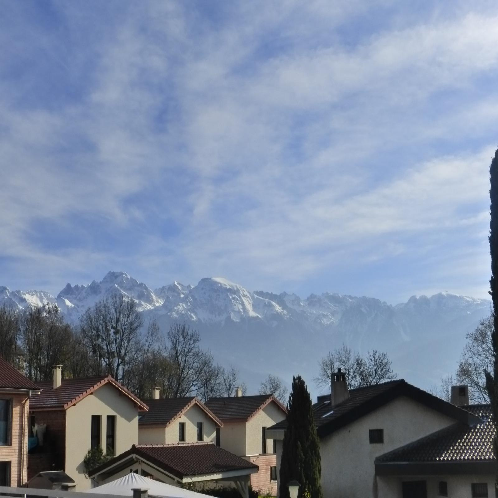 location immobilier professionnel MONTBONNOTSTMARTIN Village, Bureaux